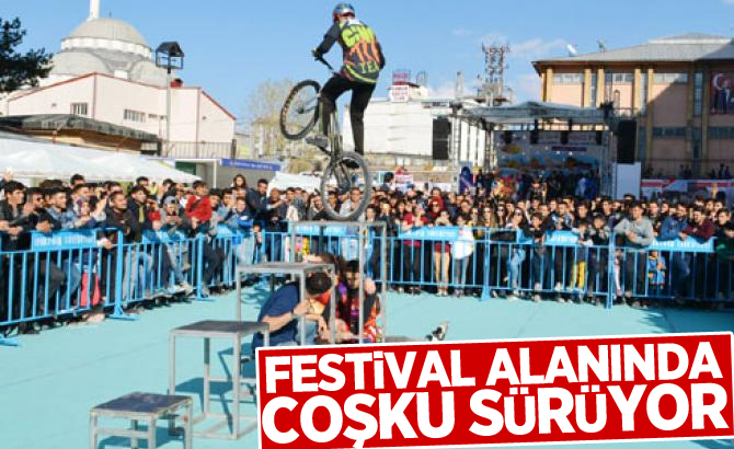 Van’daki festival alanında coşku sürüyor