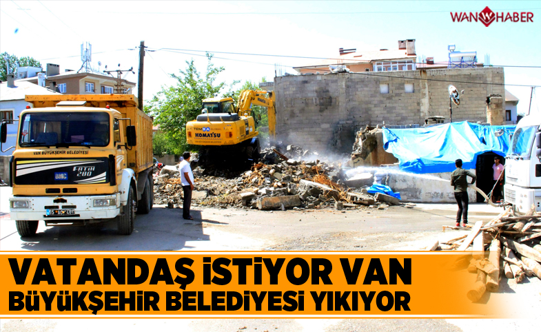 Vatandaş istiyor, büyükşehir yıkıyor