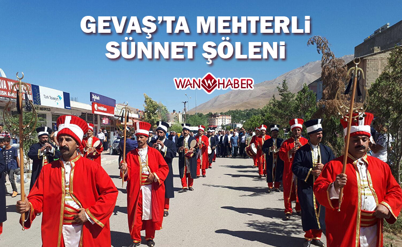 Gevaş’ta mehterli sünnet şöleni