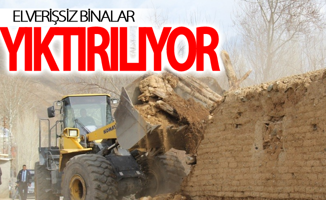 Başkale'de elverişsiz binalar yıktırılıyor