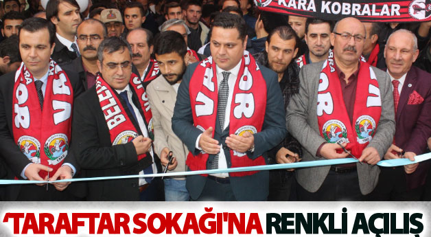 ‘Taraftar Sokağı'na renkli açılış