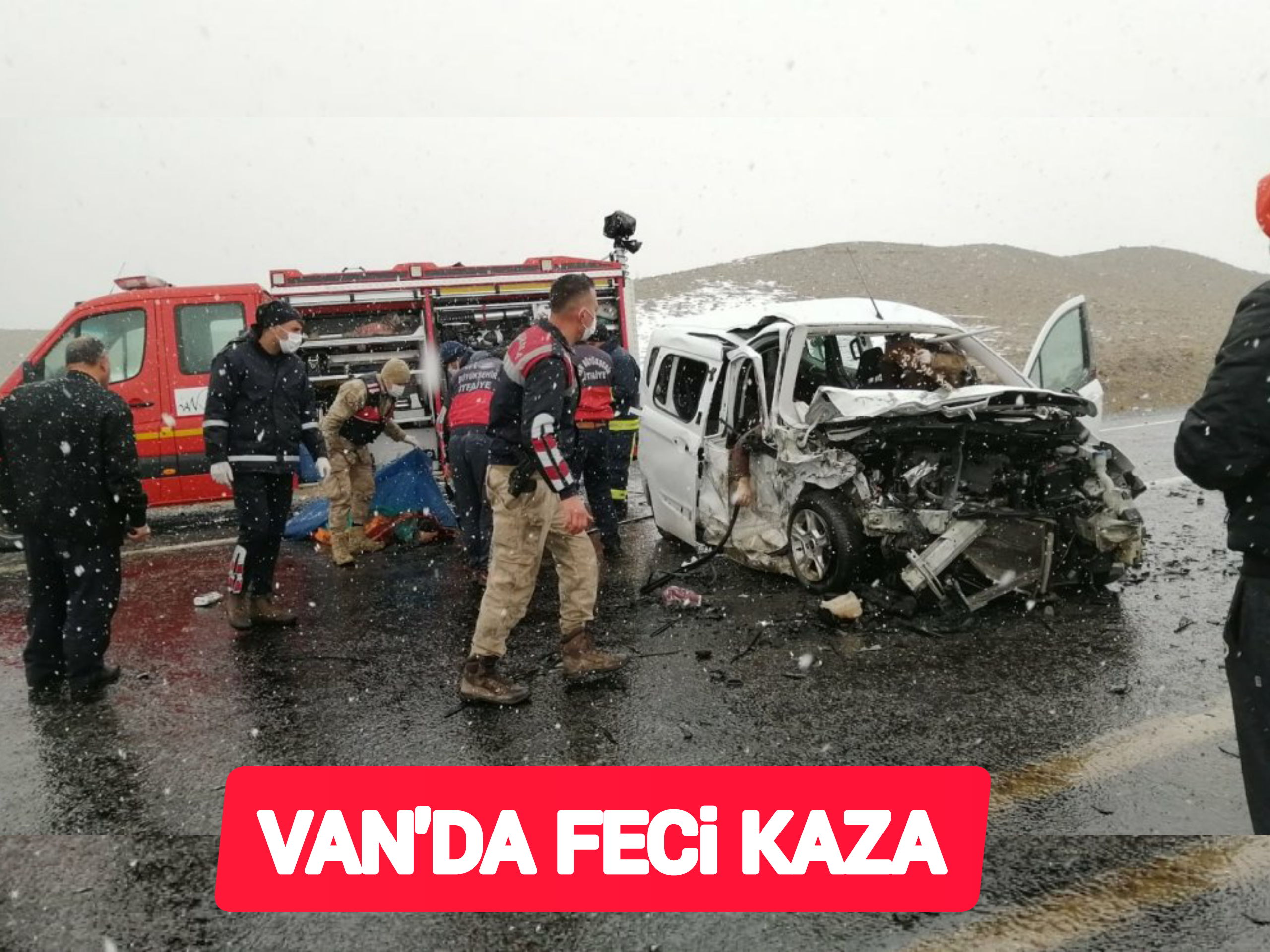 Van'da taksiyle hafif ticari araç çarpıştı: 3 ölü, 7 yaralı